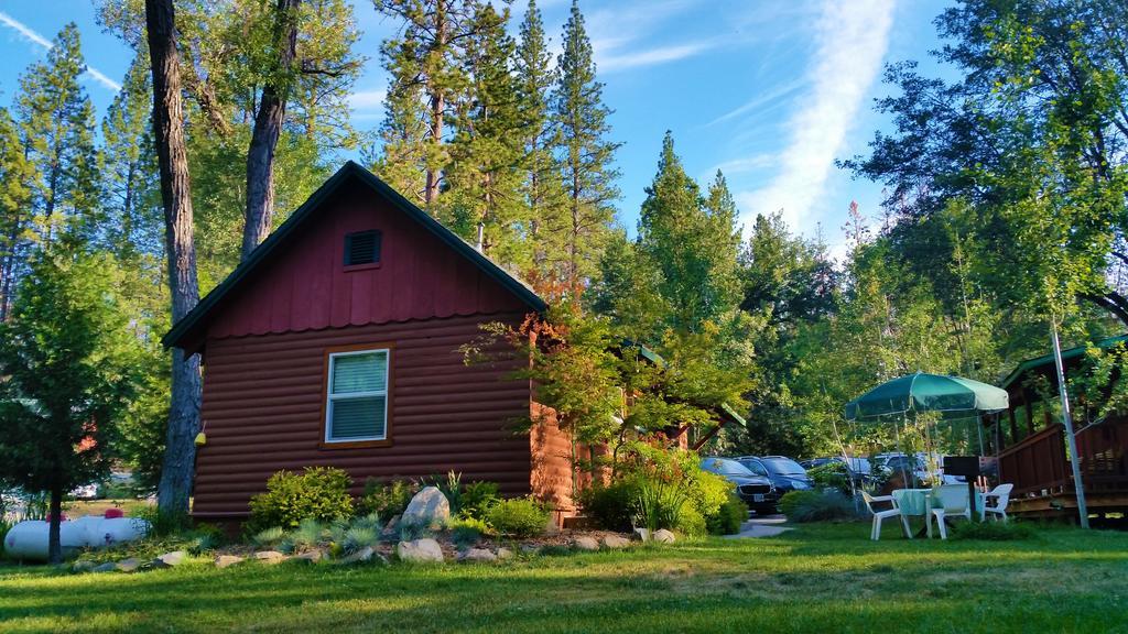 Yosemite Riverside Inn Groveland Extérieur photo